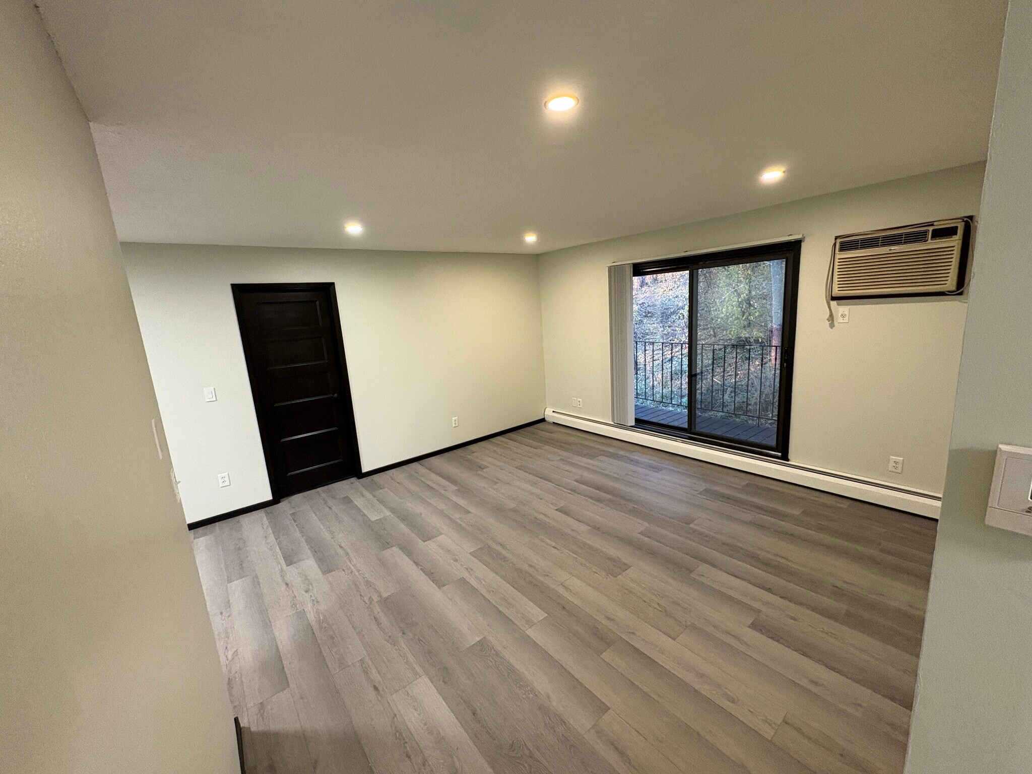 New lvp luxury vinyl plank theoughout - 907 Coulee Rd