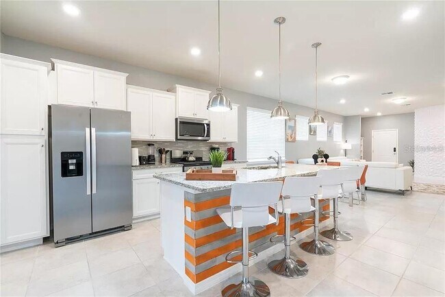 Building Photo - 7243 Oakmoss Loop