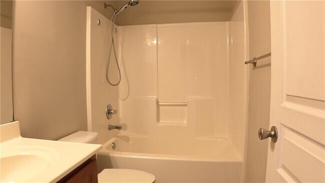 Building Photo - 3440 Kentwater Dr