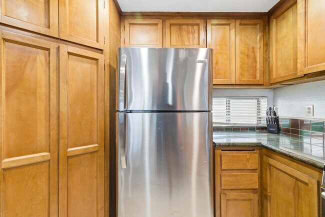 Building Photo - 731 Seacoast Dr