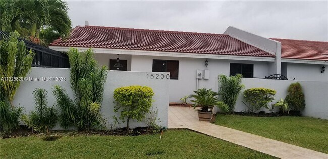 Primary Photo - 15200 SW 81st Ln