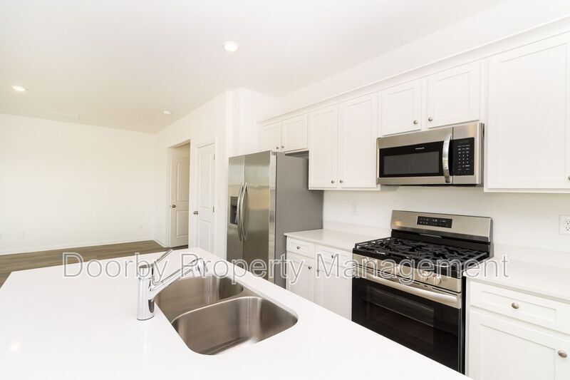 Building Photo - 115 Saddlebred Wy