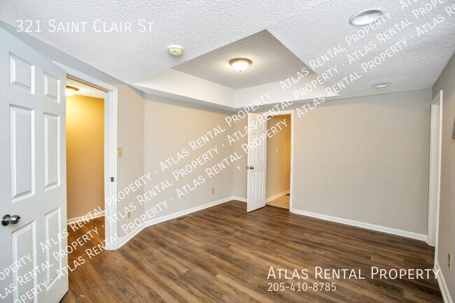 Building Photo - 321 St Clair St