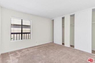 Building Photo - 15207 Magnolia Blvd