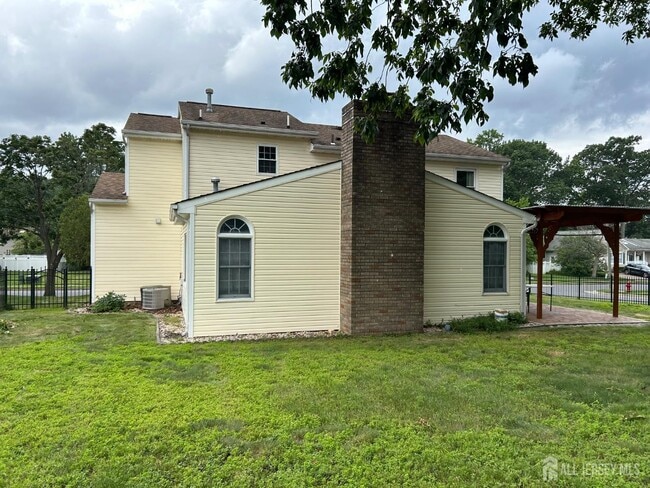 Building Photo - 26 Netherwood Cir