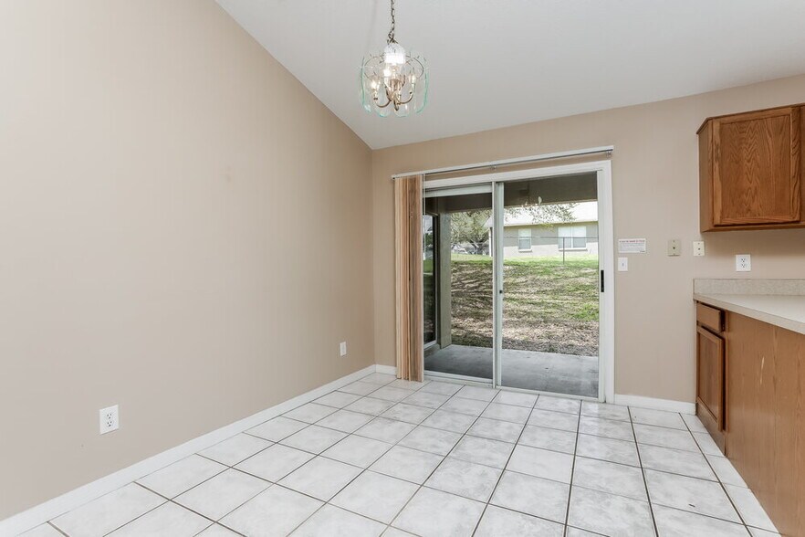Building Photo - 914 Arbor Hill Cir