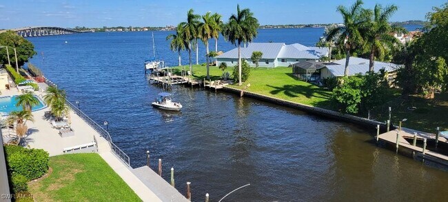 Building Photo - 1766 Cape Coral Pkwy E