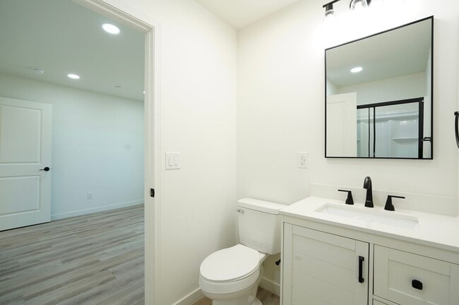 Building Photo - 4805 Charlotte Way