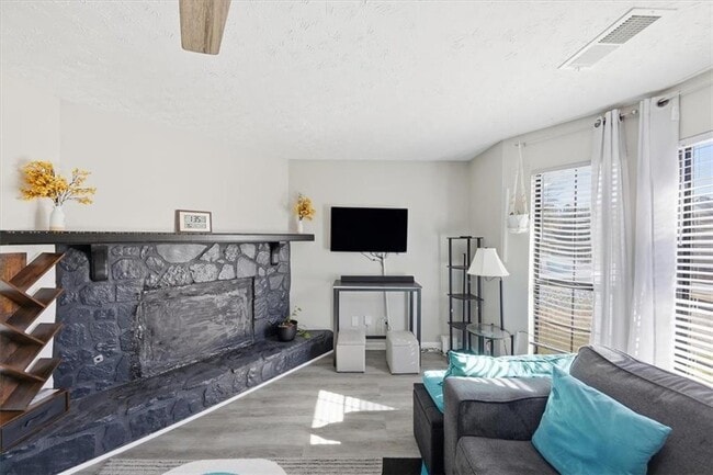 Building Photo - 3682 Stephanie Ct