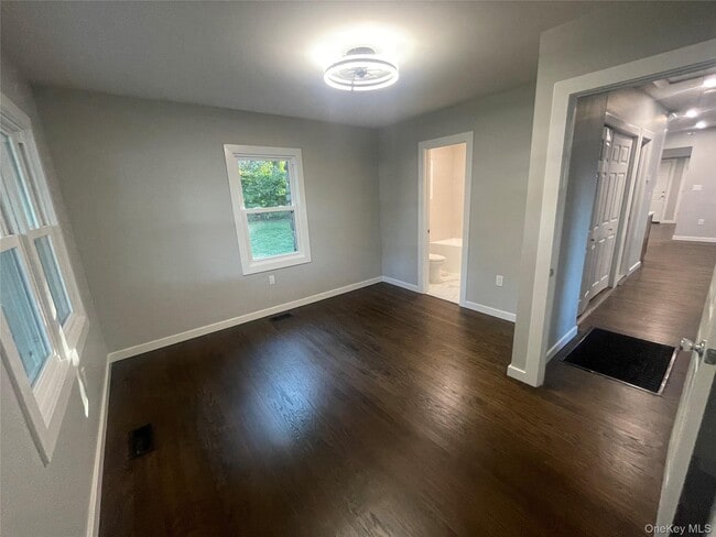 Building Photo - 33 Mailler Ave