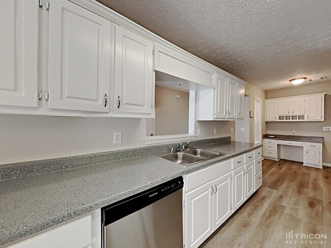 Building Photo - 190 Aspen Forest Dr