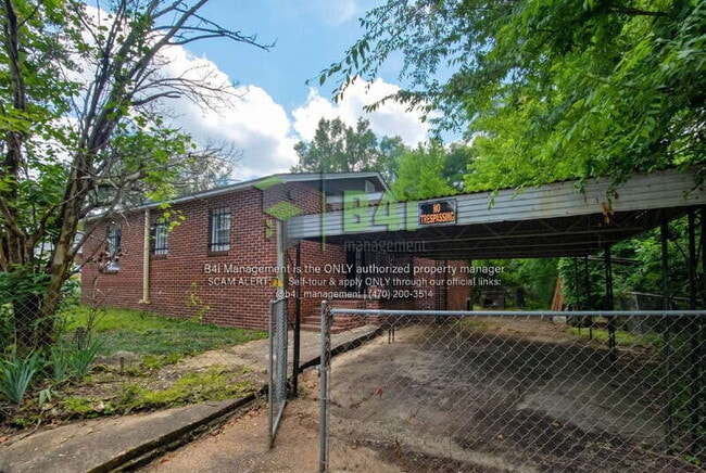 Building Photo - 909 E 8th St