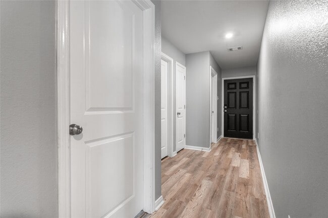 Building Photo - 15638 Del Norte Dr