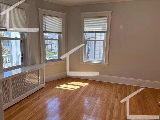 Building Photo - 32 Matchett St