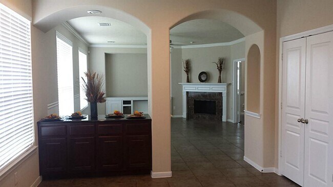 Building Photo - 4602 Countrymeadows Dr