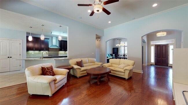 Building Photo - 9131 Thetford Way