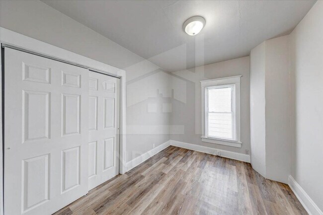 Building Photo - 3437 N Sherman Dr