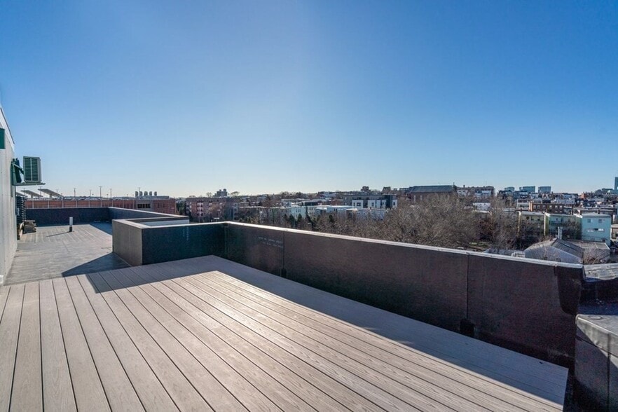 Building Photo - 175 Gove St