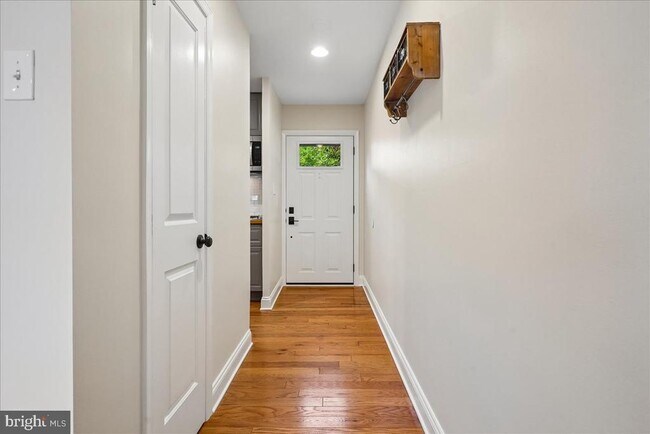 Building Photo - 223 Burgess Ave