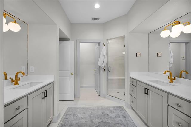Building Photo - 8810 Groveland Dr