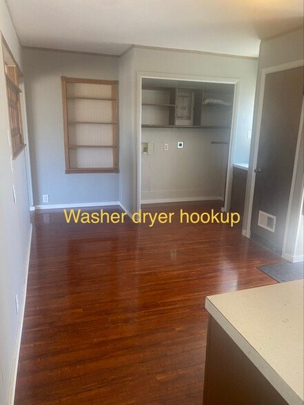 Building Photo - 214 Parmenter Ave