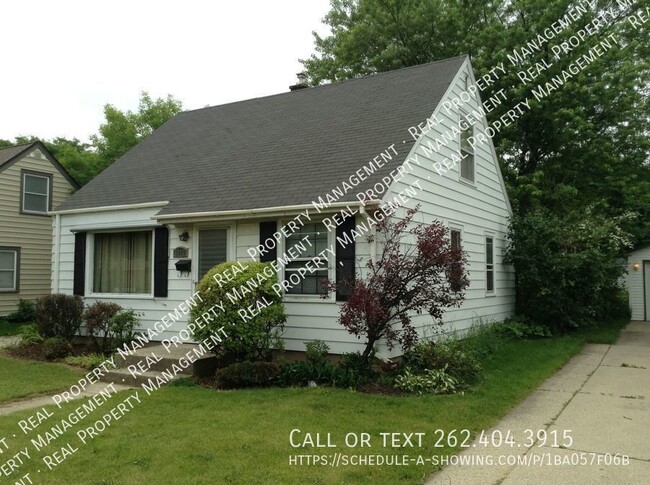 Primary Photo - Great Four Bedroom Single Family Home