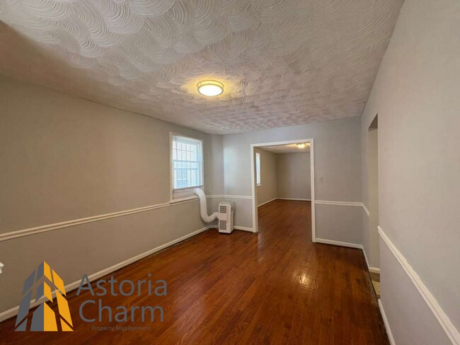 Building Photo - Conveniently Located 4 Bedroom with Privat...