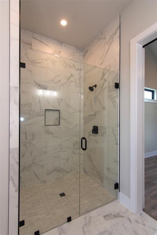 Building Photo - 2804 Lawrence Dr