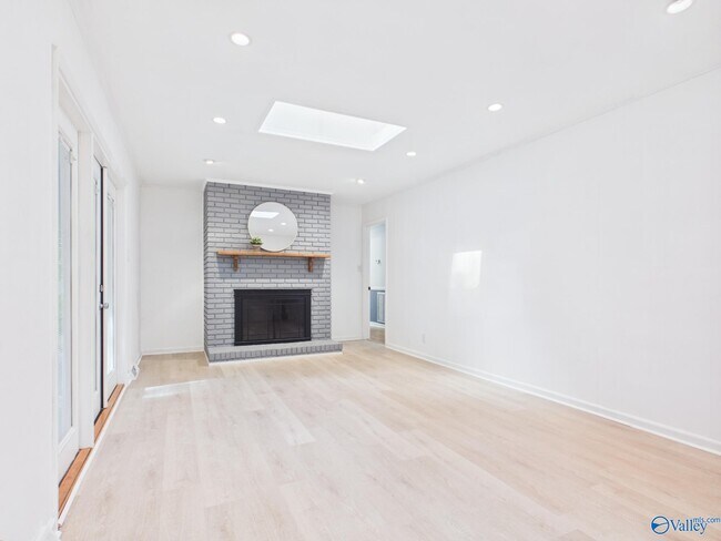 Building Photo - 6808 Jones Valley Dr SE