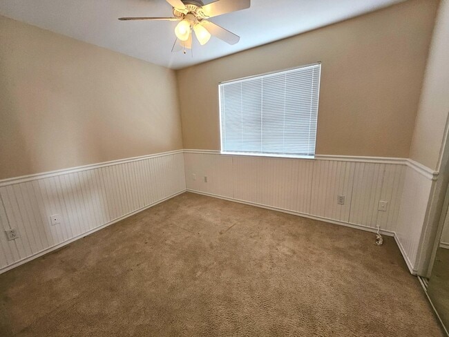 Building Photo - Spacious, well maintained Antioch home