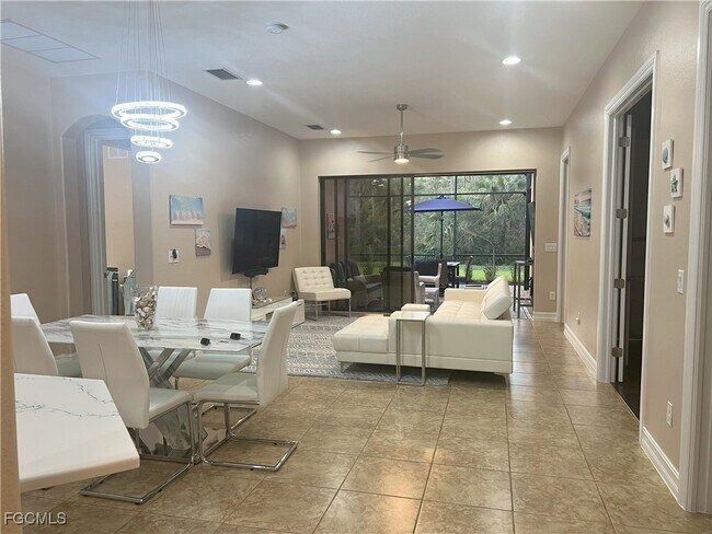 Building Photo - 11096 Esteban Dr