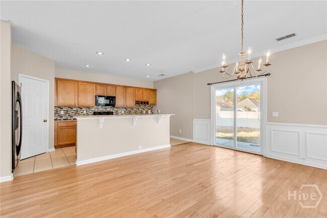 Building Photo - 16 Bushwood Dr