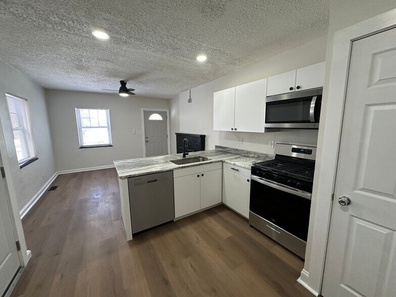 Building Photo - 1403 S Ohio Ave