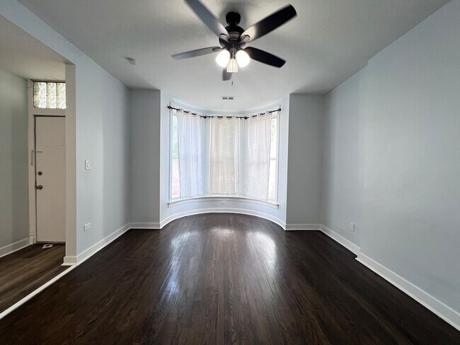 Building Photo - 7026 S Wentworth Ave