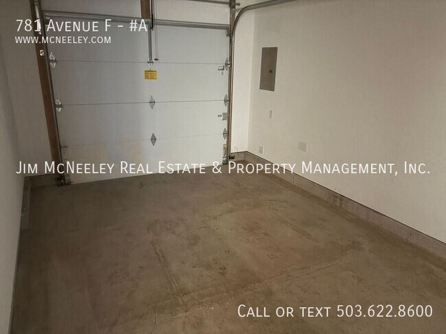 Building Photo - 781 Avenue F