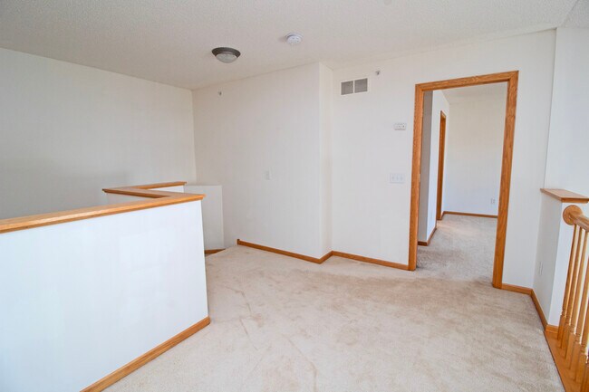 Building Photo - 6580 Olive Ln N