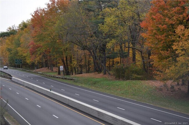 Building Photo - 190 Kings Hwy E