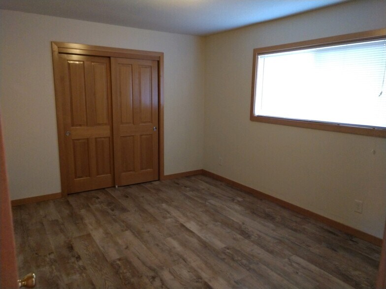 bedroom - 9727 SE 33rd Ave