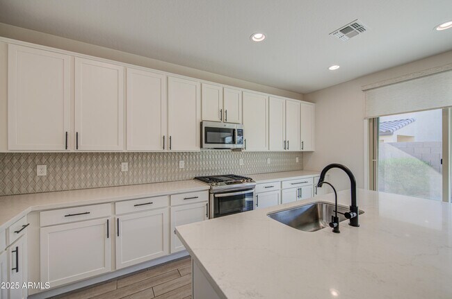 Building Photo - 9856 E Palladium Dr