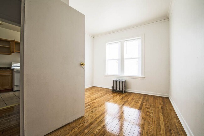 Building Photo - 4815-23 W Cortez St Chicago, IL 60651