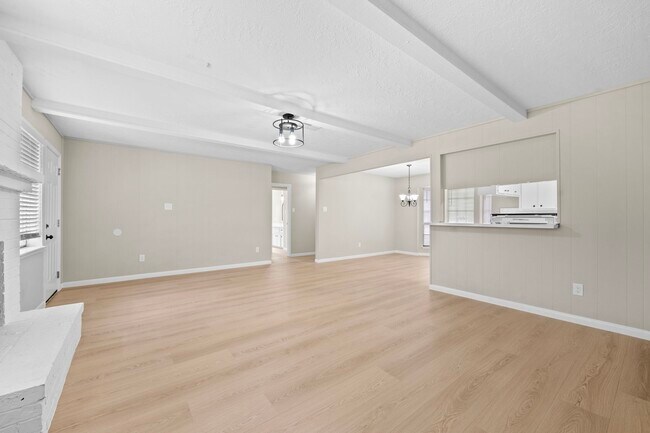 Building Photo - 1923 Winding Creek Dr