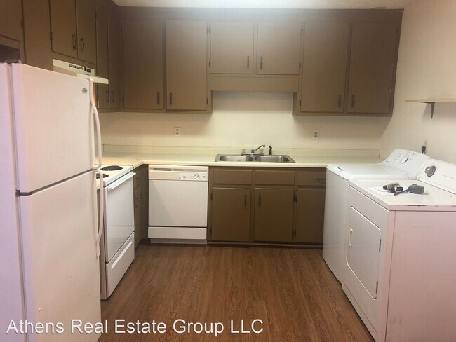 Building Photo - 2 br, 1 bath House - 410 Timothy Road