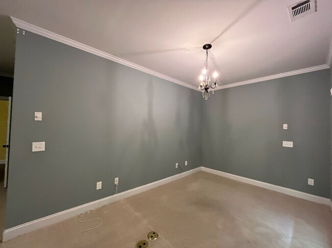 Building Photo - Riegel Pointe