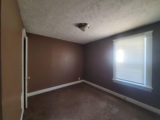 Building Photo - Charming 3-Bedroom Single-Family in Cleveland – Spacious, Comfortable & Move-In Ready!