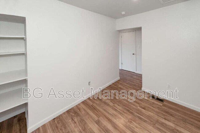 Building Photo - 50 Frey Pl