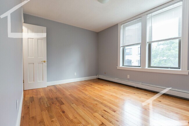Building Photo - What a deal! Allston 1-bed with Heat/Hot Water Incl