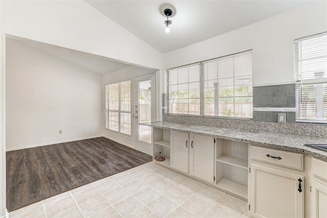 Building Photo - 16304 Kicking Bird Dr