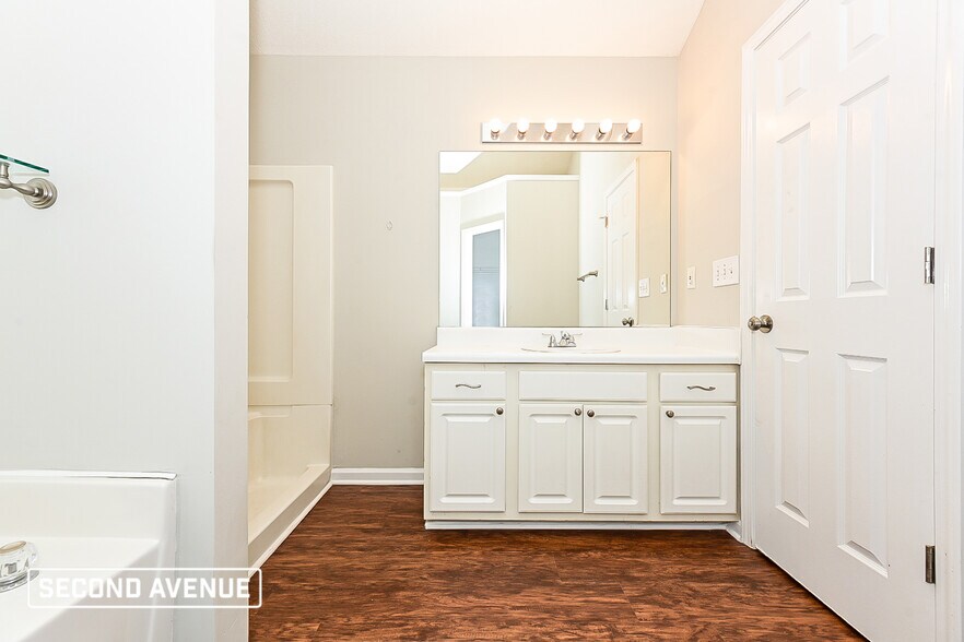 Building Photo - 222 Ferguson Ave