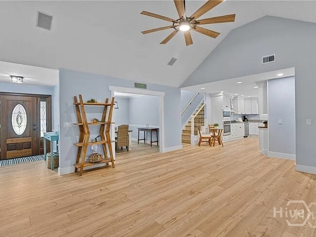 Building Photo - 115 W Coquena Cir
