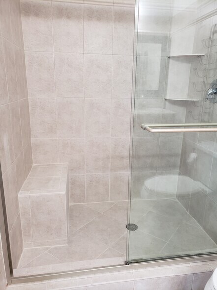 Master bathroom shower - 9441 Boca Gardens Cir S